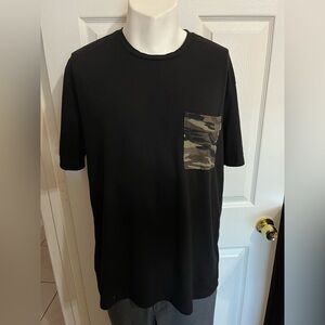 Black T-Shirt with Camouflage Pocket (SHEIN)(30)